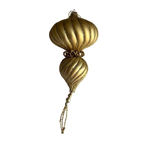 Elegant Gold Swirl Christmas Ornament With Beaded Tassel - Picture 1 of 3
